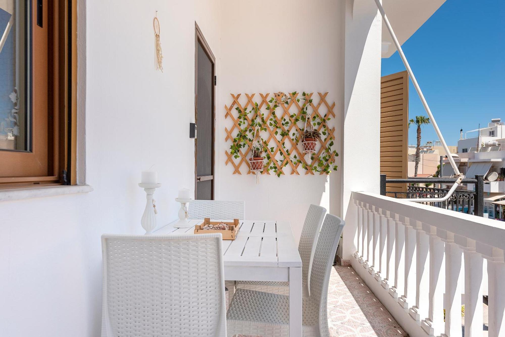 Apartment Beachside Retreat, Steps To